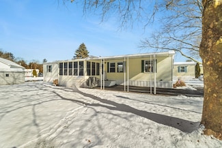 13 Valley Forge Rd, Taunton, MA 02780