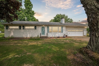 7660 N 41st St, Augusta, MI 49012
