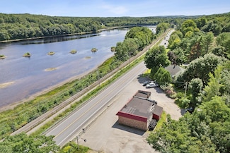 442 Maine Ave, Farmingdale, ME 04344