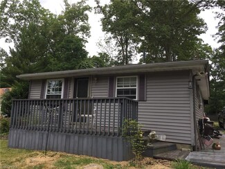 17986 Oak Ave, Lake Milton, OH 44429
