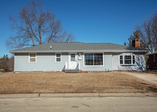 103 Crestwood Ave, Waverly, IA 50677
