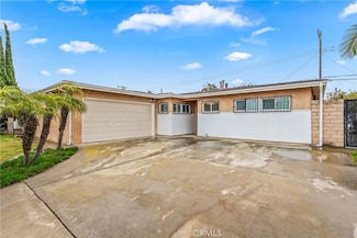 4822 W Oakfield Ave, Santa Ana, CA 92703