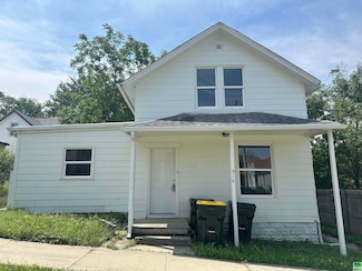 916 15th St, Sioux City, IA 51105
