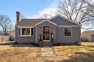 12 Covel Cir, Warwick, RI 02888