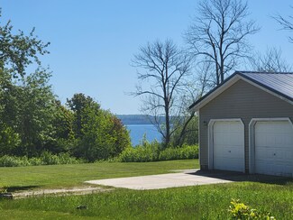 79A Balsam St, St. Ignace, MI 49781