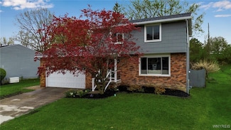 3971 Autumnway Ln, Hamburg, NY 14075