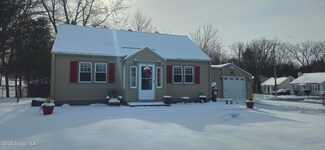 17 Ayre Dr, Albany, NY 12203
