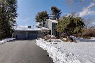 43 Cindyann Dr, East Greenwich, RI 02818