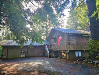 135 E Bay Point Rd, Lincoln Beach, OR 97388