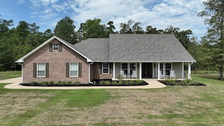 110 Hazelnut Ln, Mena, AR 71953