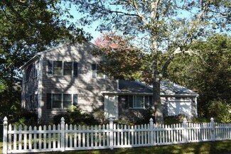 12 Surrey Ln, Harwich, MA 02645