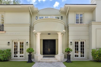 3460 S Moornings Way, Miami, FL 33133