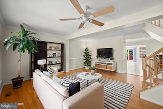 18749 Harmony Woods Ln, Germantown, MD 20874