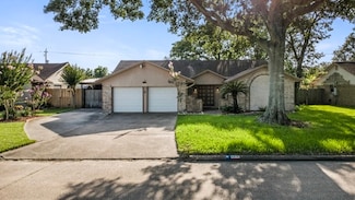 4310 A Bar Dr, Santa Fe, TX 77510