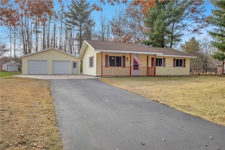 1323 W Stout St, Chetek, WI 54728