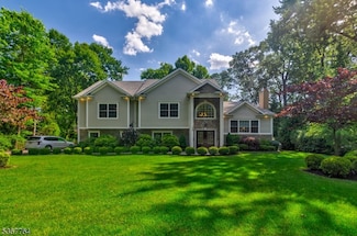 106 Woodbine Cir, New Providence, NJ 07974