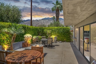 1712 E Chia Rd, Palm Springs, CA 92262
