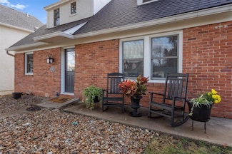 127 Terrace Trail St W, Lake Quivira, KS 66217