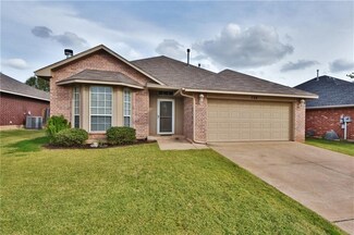 724 Taber Ln, Edmond, OK 73003