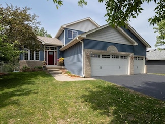 15564 Vale St NW, Andover, MN 55304
