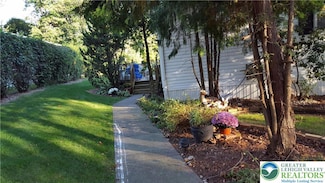 55 Sycamore Dr, Bath, PA 18014