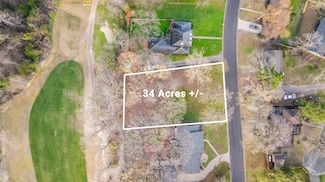 529 Woodland Hills Dr, Nacogdoches, TX 75964