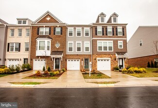 8900 Englewood Farms Dr, Manassas, VA 20112