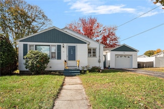 10 Ray St, Johnston, RI 02919