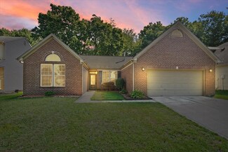 1311 Topp Creek Dr, Indianapolis, IN 46214