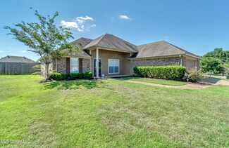 807 Cotton Ridge Dr, Pearl, MS 39208