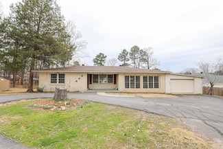 2521 Northshore Dr, Benton, AR 72015
