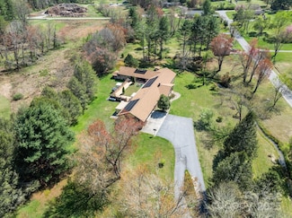 481 Kelly Ln, Pisgah Forest, NC 28768