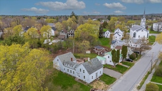 17 Green St, Thomaston, ME 04861