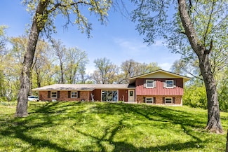 4182 Dawson Lake Rd, Poplar Grove, IL 61065