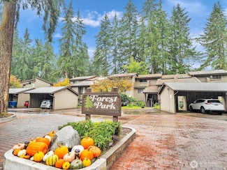19123 Ballinger Way NE Unit 304, Lake Forest Park, WA 98155