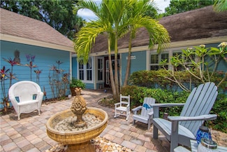 713 Royal Palm Place, Vero Beach, FL 32960