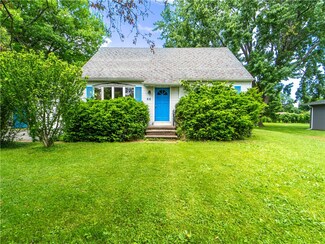 66 Terrel Dr, Webster, NY 14580