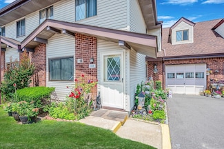 199 Cambridge Dr E, Copiague, NY 11726