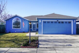 1352 Ivan Ln, Central Point, OR 97502