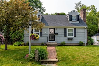 40 Benefit St, Attleboro, MA 02703