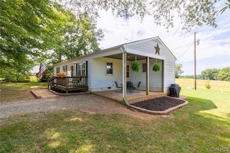 13830 Dykeland Rd, Amelia Court House, VA 23002