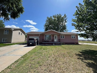 745 S Franklin Ave, Hastings, NE 68901