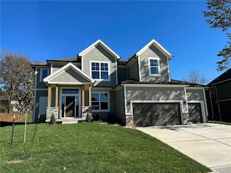 1521 SW Hedgewood Ln, Lees Summit, MO 64081