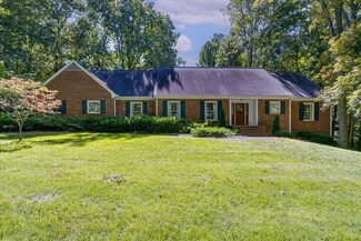 807 Glamis Cir, Signal Mountain, TN 37377