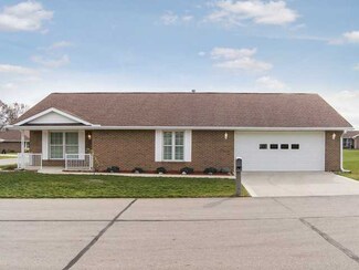 709 Shawn Dr Unit 90, West Jefferson, OH 43162