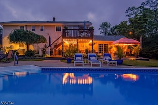 127 Walnut Ave, Somerset, NJ 08873