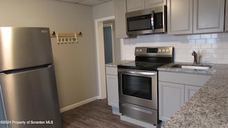 502 George St Unit 502-2, Throop, PA 18512