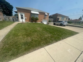 4633 Rose St, Schiller Park, IL 60176