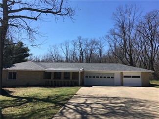 212 Russell Rd, Zelienople, PA 16063