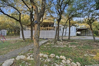 185 Canyon Bend, Canyon Lake, TX 78133